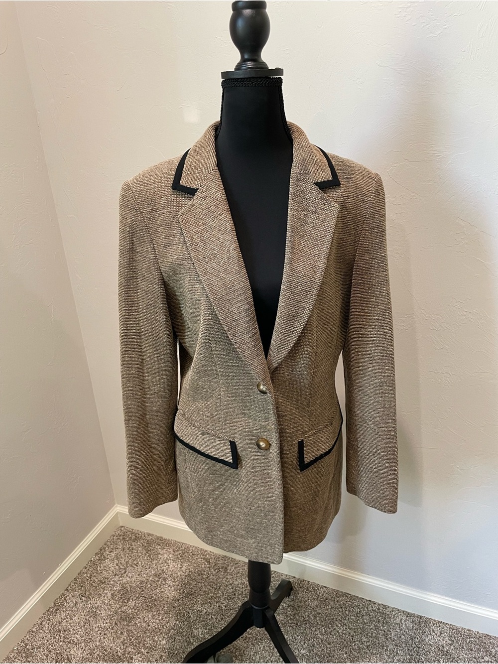 Liz Claiborne Tan Tweed Blazer with Black Trim